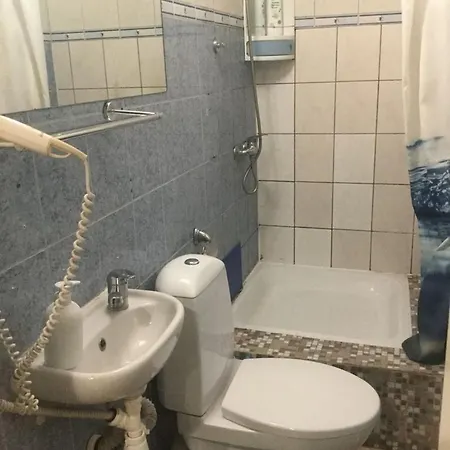 Harbour Travelers Service Centre - Tourists Only Hostel *