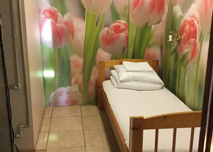 אכסניה Harbour Travelers Service Centre - Tourists Only *